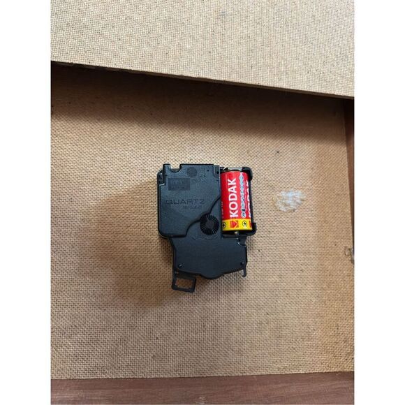 1986 Vintage NASCAR x Coca-Cola Battery Operated Wall Clock - Picture 2 of 2